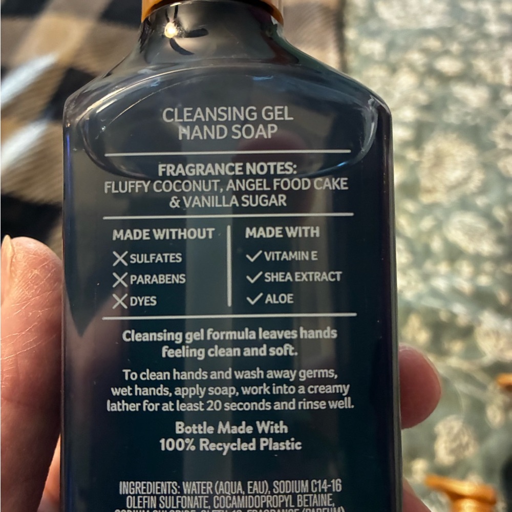 Bath & Body Works Coconut Angel Cake Cleansing Gel Hand Soap Black and White  4 - Picture 2 of 4